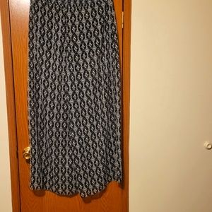 Woman's silky dress shear pants. Heart Soul brand size XL Black Grey Spring